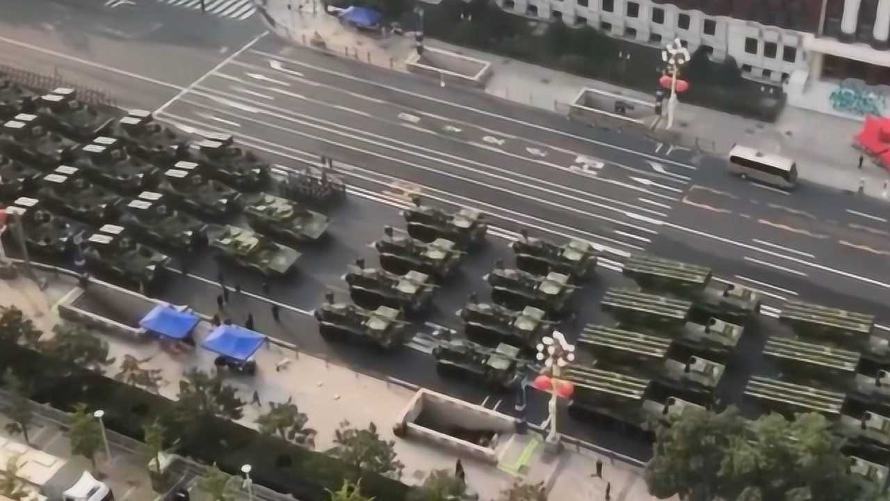 受阅部队跑步登车整齐度绝了